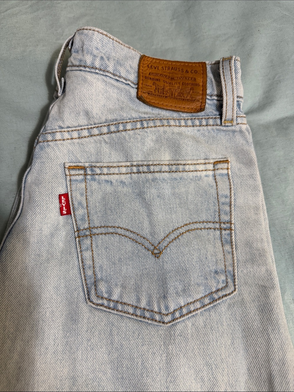 Levi's Premium balloon leg Jeans with big E Red Tab size 27x 26
